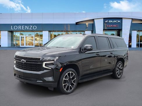 Used 2024 Chevrolet Suburban RST w/ Luxury Package RWD image 1