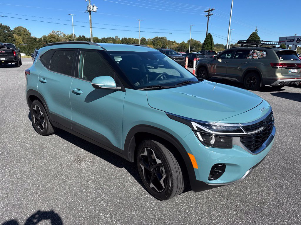 Used 2026 Kia Seltos EX AWD/4WD image 3