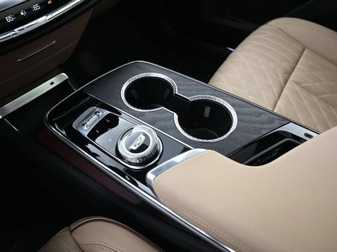 Used 2026 Cadillac Lyriq Signature Luxury w/ Nappa Leather Package AWD/4WD image 18