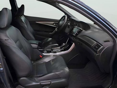 Used 2017 Honda Accord EX-L image 24
