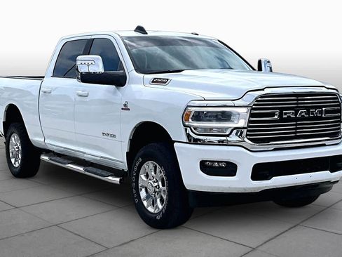 Used 2024 RAM 2500 Laramie AWD/4WD image 3