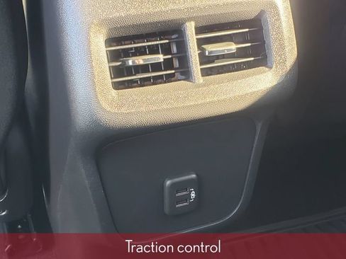 Used 2019 Chevrolet Equinox LT FWD image 32