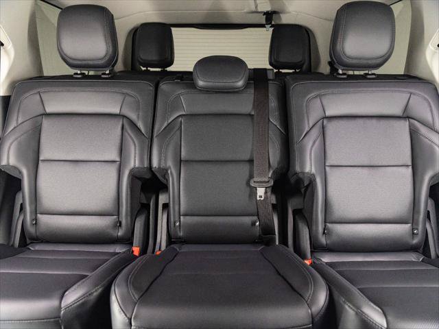 New 2027 Lincoln Navigator Premiere RWD image 17