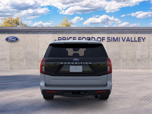 Used 2026 Ford Expedition Active AWD/4WD image 5