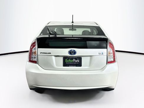Used 2015 Toyota Prius Two FWD image 7