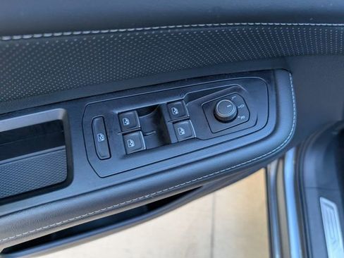 Used 2025 Volkswagen Atlas SE FWD image 19
