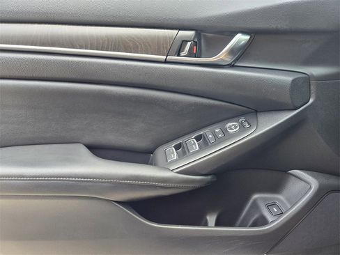 Used 2021 Honda Accord EX image 25