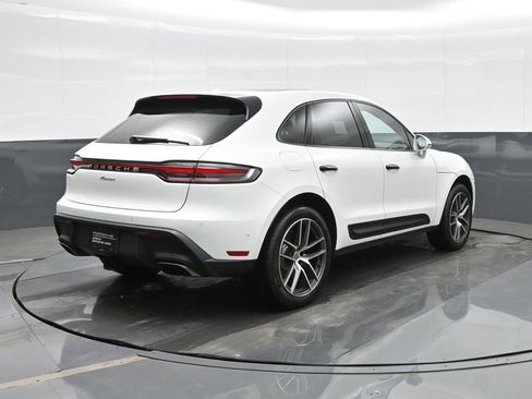 Certified 2025 Porsche Macan AWD/4WD image 7