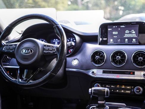 Used 2019 Kia Stinger RWD image 10
