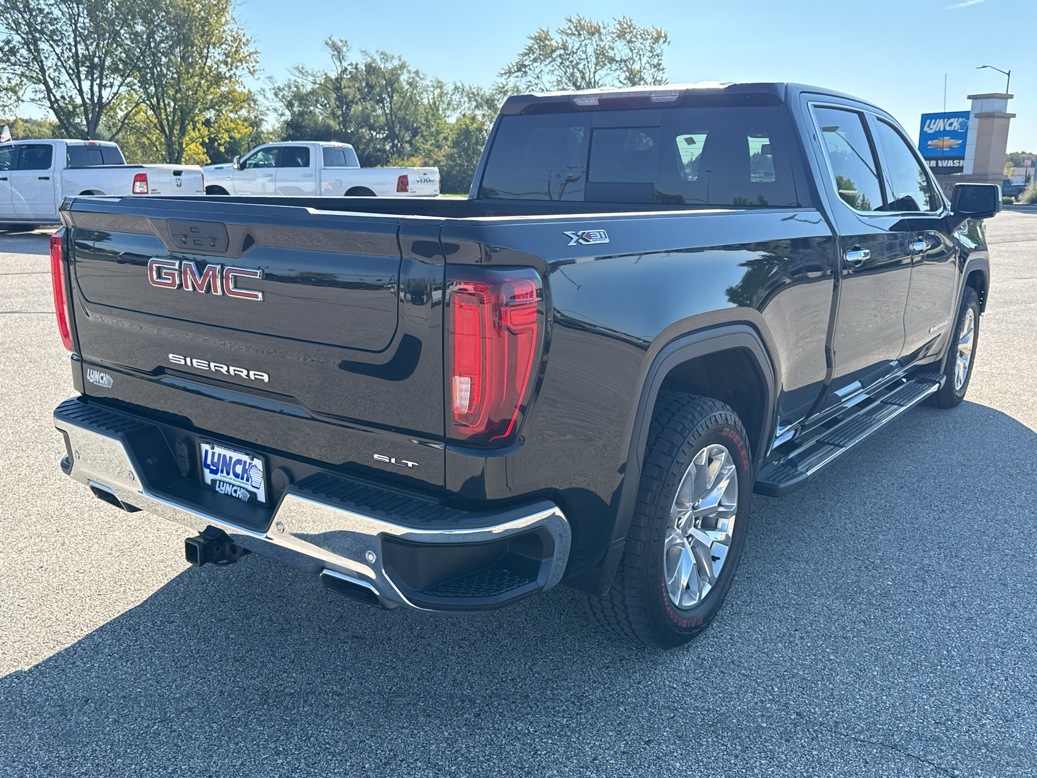 Used 2019 GMC Sierra 1500 SLT w/ SLT Premium Plus Package AWD/4WD image 4