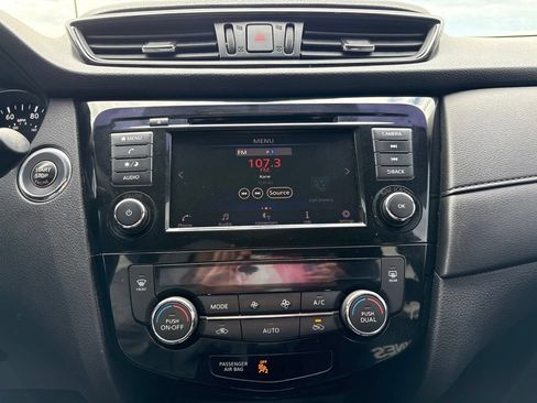 Used 2018 Nissan Rogue SV FWD image 35