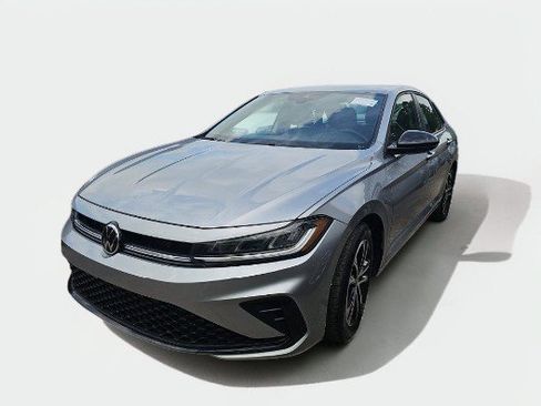 Used 2025 Volkswagen Jetta Sport FWD image 3