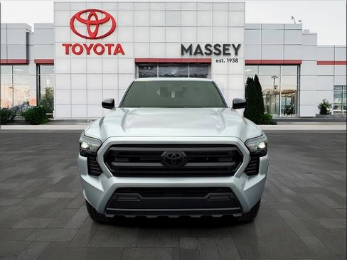 Used 2024 Toyota Tacoma SR image 8