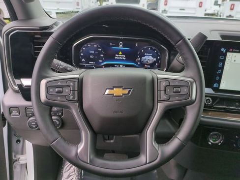 Used 2024 Chevrolet Silverado 1500 LT image 14