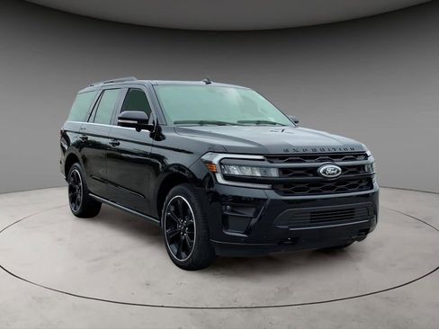 Used 2024 Ford Expedition Limited AWD/4WD image 15