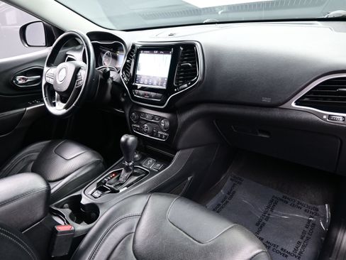 Used 2019 Jeep Cherokee Limited w/ Luxury Group AWD/4WD image 15