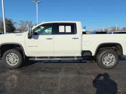 Used 2021 Chevrolet Silverado 2500 High Country w/ Z71 Off-Road Package image 5