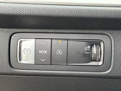 New 2026 Chevrolet Traverse LT w/ Sun and Wheel Package FWD image 21