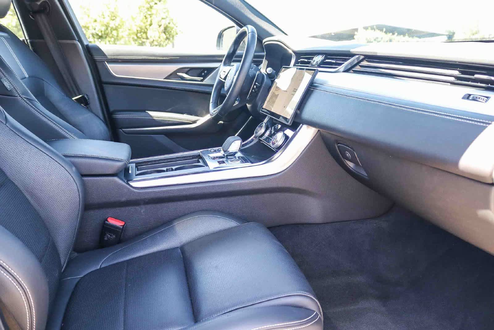 Used 2024 Jaguar XF R-Dynamic SE RWD image 16