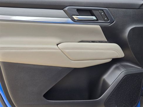 Used 2025 GMC Terrain Elevation image 11