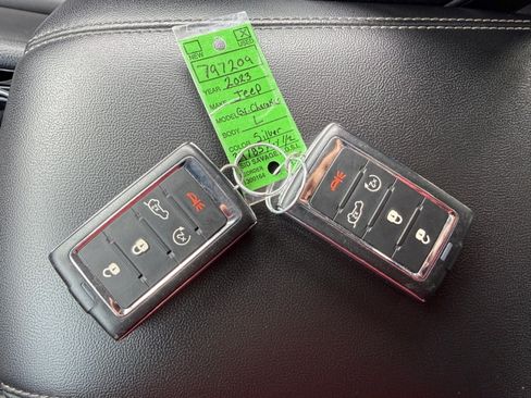 Used 2023 Jeep Grand Cherokee L Limited AWD/4WD image 41