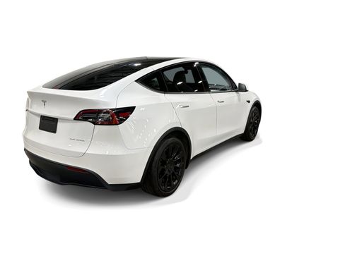 Certified 2023 Tesla Model Y Long Range AWD/4WD image 6