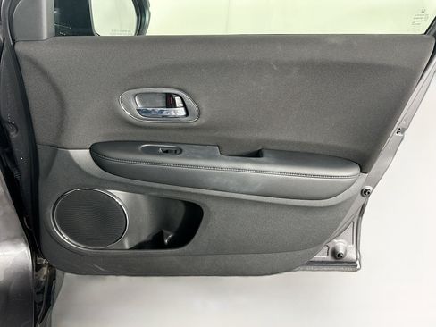 Used 2017 Honda HR-V EX image 31