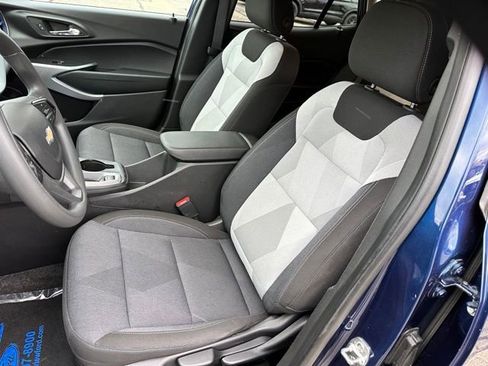 Used 2024 Chevrolet Trax LS w/ LS Convenience Package image 12