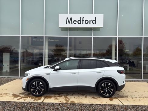 Used 2021 Volkswagen ID.4 Pro w/ ID.4 Protection Package image 7