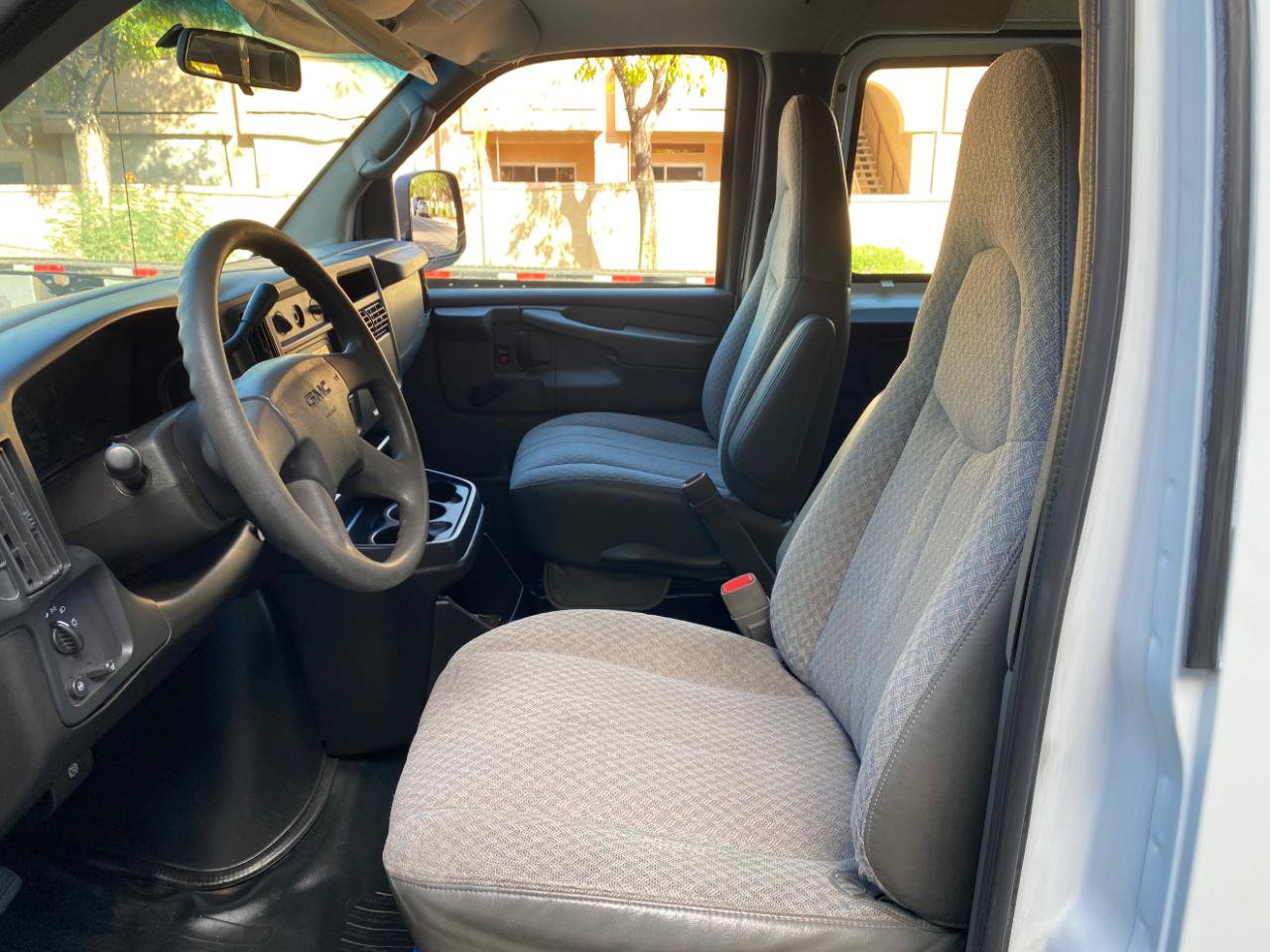 Used 2006 GMC Savana 2500 Extended RWD image 29