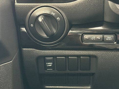 Used 2023 Nissan Titan SV AWD/4WD image 29