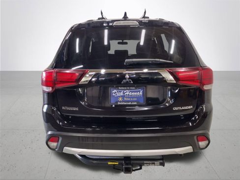 Used 2018 Mitsubishi Outlander ES AWD/4WD image 12