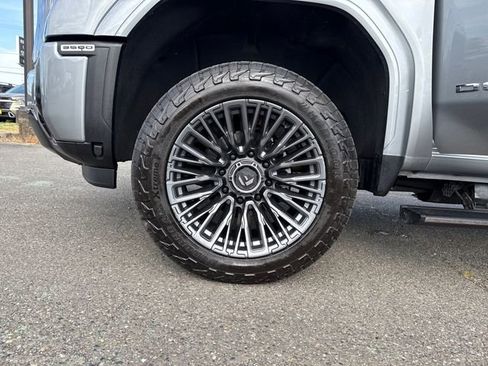 Used 2024 GMC Sierra 3500 Denali Ultimate AWD/4WD image 28