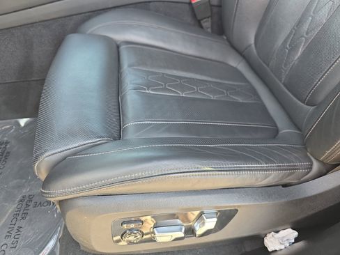 Used 2025 BMW X5 xDrive50e image 28