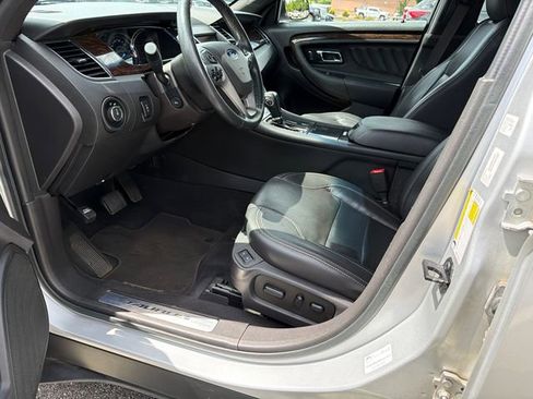 Used 2019 Ford Taurus Limited FWD image 9