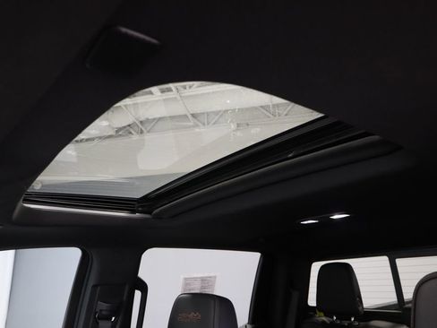 Used 2022 Chevrolet Silverado 1500 High Country w/ High Country Premium Package image 36