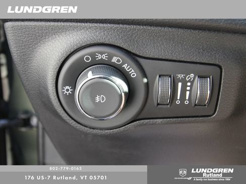Used 2020 Jeep Compass Latitude w/ Cold Weather Group AWD/4WD image 23