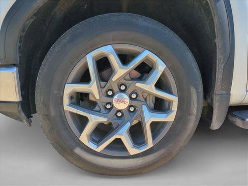 Used 2024 GMC Sierra 1500 SLT image 19