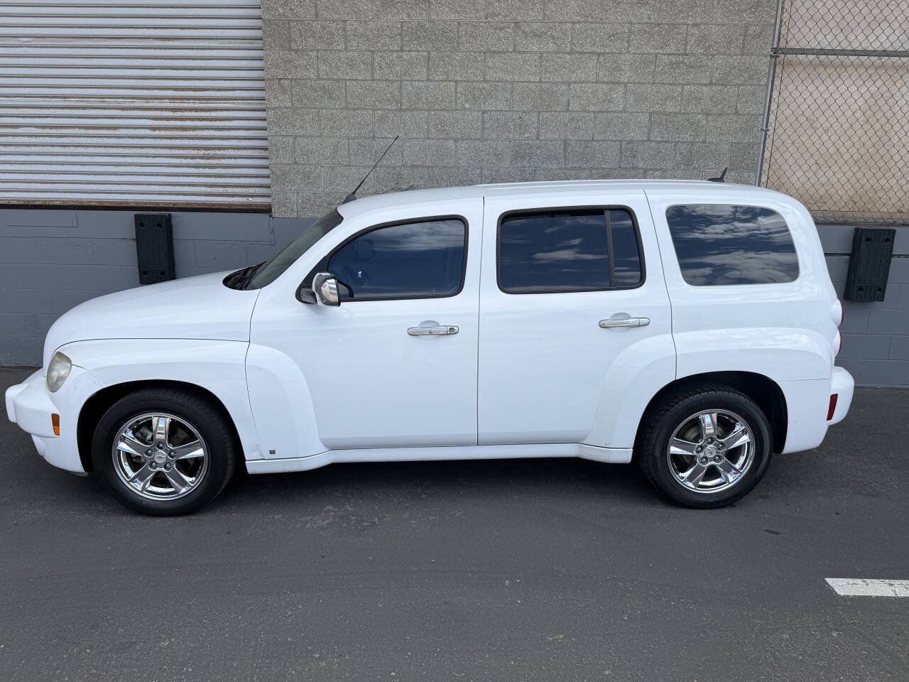 Used 2008 Chevrolet HHR LT FWD image 4