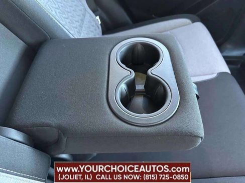 Used 2022 Chevrolet Equinox LT w/ Driver Convenience Package FWD image 36