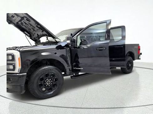 Used 2023 Ford F250 XLT w/ Black Appearance Package AWD/4WD image 14