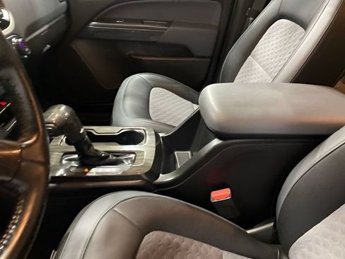 Used 2016 Chevrolet Colorado Z71 AWD/4WD image 17