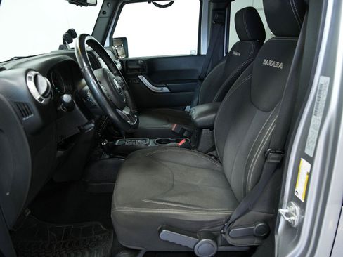 Used 2016 Jeep Wrangler Unlimited Sahara w/ Max Tow Package AWD/4WD image 33