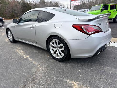 Used 2013 Hyundai Genesis 2.0T image 3