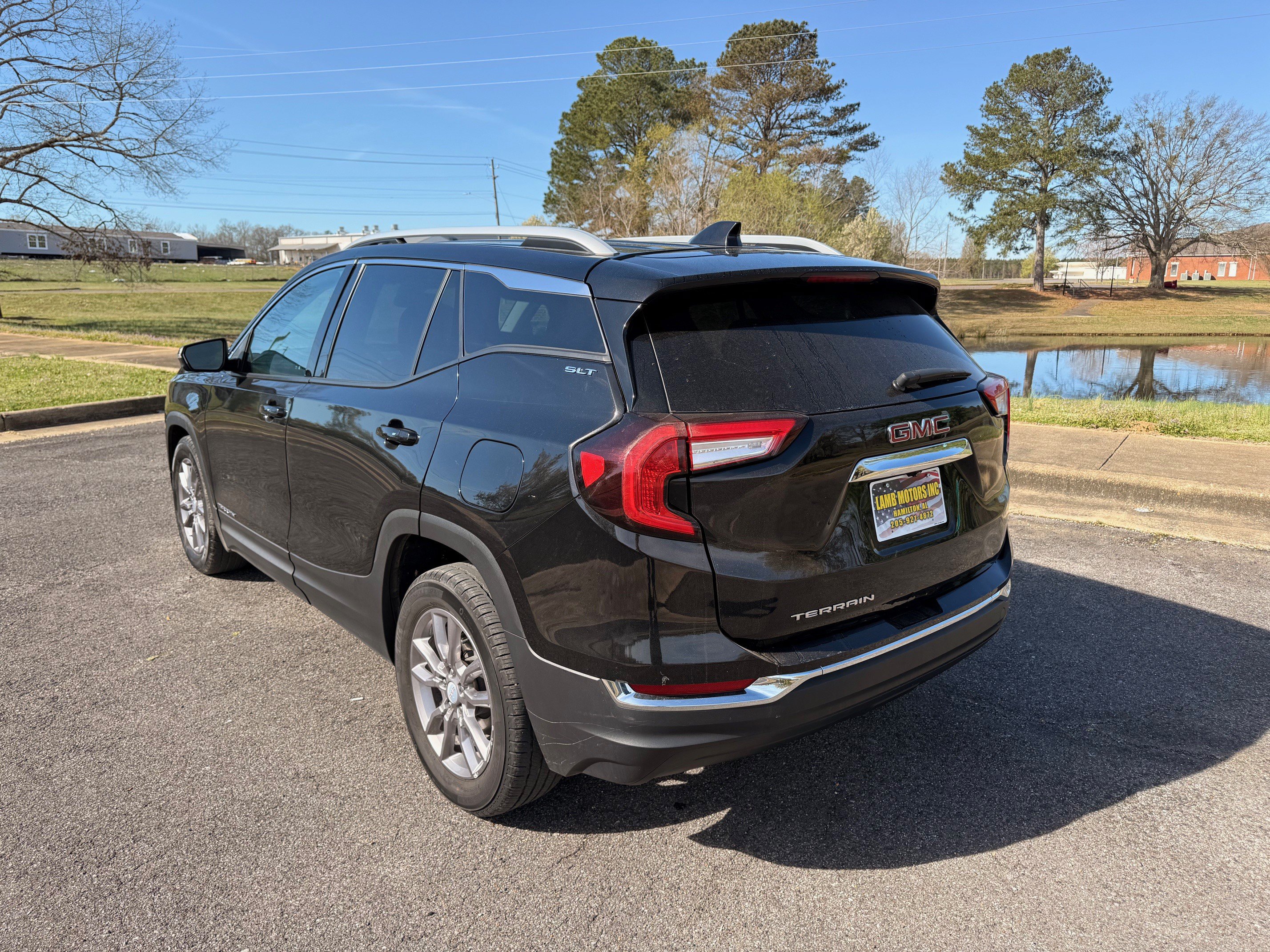 Used 2024 GMC Terrain SLT FWD image 3