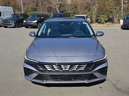 New 2026 Hyundai Elantra Limited FWD image 11