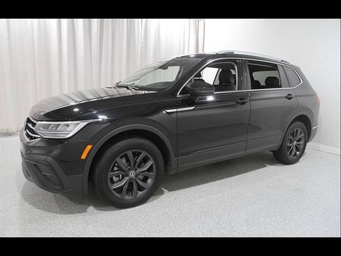 Certified 2024 Volkswagen Tiguan SE AWD/4WD image 3