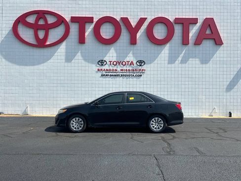 Used 2013 Toyota Camry FWD image 4