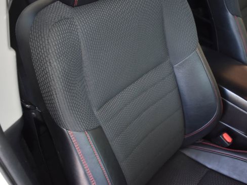 Used 2017 Toyota Camry SE w/ Moonroof Package FWD image 19