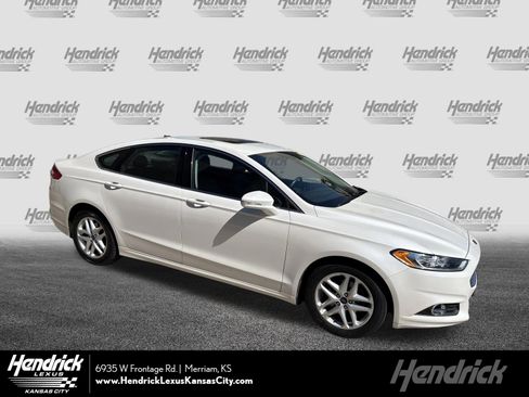 Used 2016 Ford Fusion SE w/ Equipment Group 202A image 1